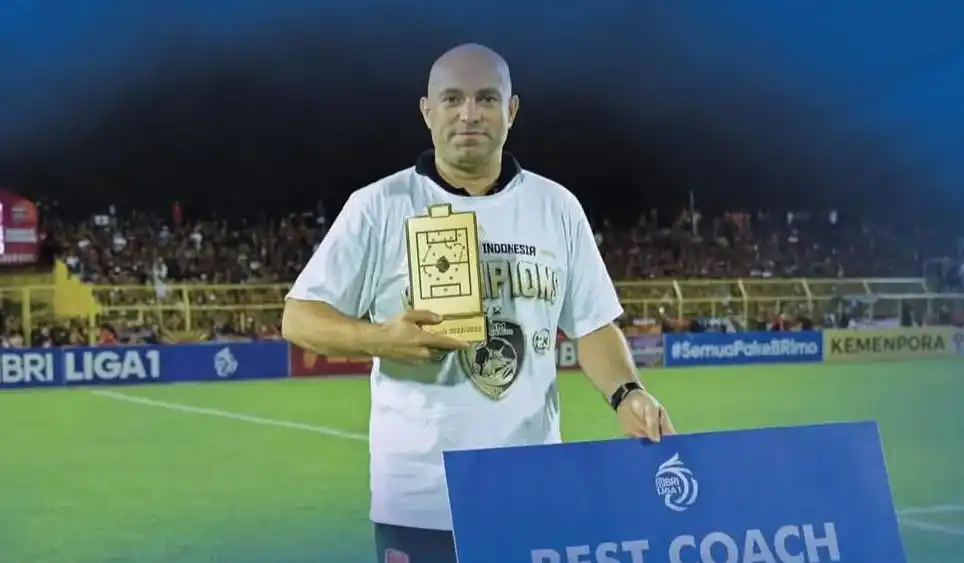 Persebaya Surabaya Resmi Tunjuk Bernardo Tavares sebagai Pelatih Baru Super League 2025/2026