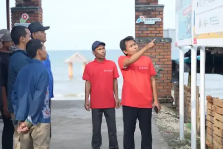 Hexa Reef Tlangoh: Inovasi Penahan Abrasi yang Mengubah Wajah Pesisir Bangkalan Program hexa reef di Pantai Tlangoh Bangkalan sukses menahan abrasi, memulihkan ekosistem laut, dan mendorong pertumbuhan ekonomi masyarakat pesisir.