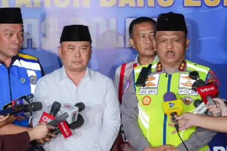 Korlantas Polri menegaskan larangan kendaraan sumbu tiga melintas jalan tol selama libur Natal dan Tahun Baru demi keselamatan dan kelancaran arus.