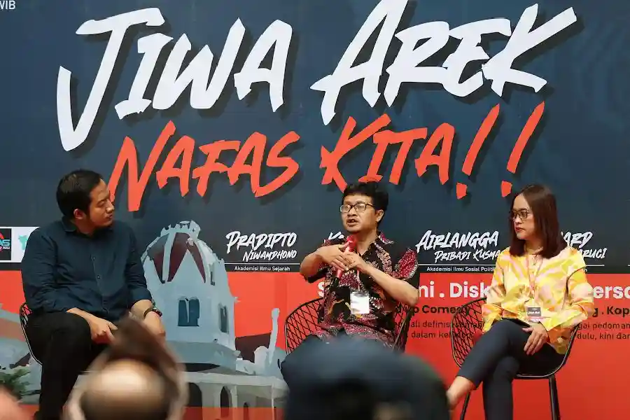 Konferensi Arek Suroboyo Satukan Pemuda Lintas Suku, Teguhkan Identitas dan Semangat Pancasila Pemuda lintas suku di Surabaya menggelar Konferensi Arek Suroboyo untuk memaknai kembali identitas Arek dan memperkuat persatuan berbasis Pancasila.