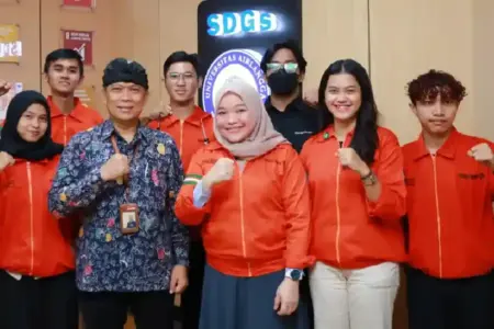 UNAIR melepas relawan WANALA dan APS ke Aceh Utara untuk pemulihan pascabencana. Peran mahasiswa dinilai krusial dalam solidaritas kemanusiaan.