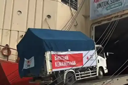 Pengiriman bantuan kemanusiaan untuk korban bencana di Sumatera
