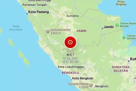 Gempa magnitudo 5,1 mengguncang Kabupaten Merangin, Jambi, Senin petang. BMKG menyebut gempa berpusat di darat dengan kedalaman 165 km.