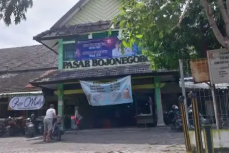 Pemkab Bojonegoro merencanakan revitalisasi Pasar Kota pada 2026 dengan konsep humanis. Pasar akan dibangun tiga lantai dengan anggaran Rp80 miliar.