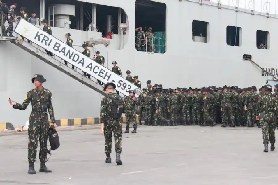 Latsitardanus XLVI 2026 Resmi Diberangkatkan, Ribuan Taruna TNI-Polri Jalani Pengabdian di Aceh Sebanyak 1.980 taruna TNI-Polri diberangkatkan ke Aceh dalam Latsitardanus XLVI 2026 untuk pengabdian masyarakat dan pemulihan pascabencana.