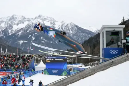 Final lompat ski (ski jumping) nomor Large Hill putra di Olimpiade Musim Dingin Milano Cortina 2026 hari ini, Sabtu (14/2/2026).