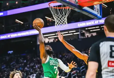 Boston Celtics Bungkam Golden State Warriors 121-110