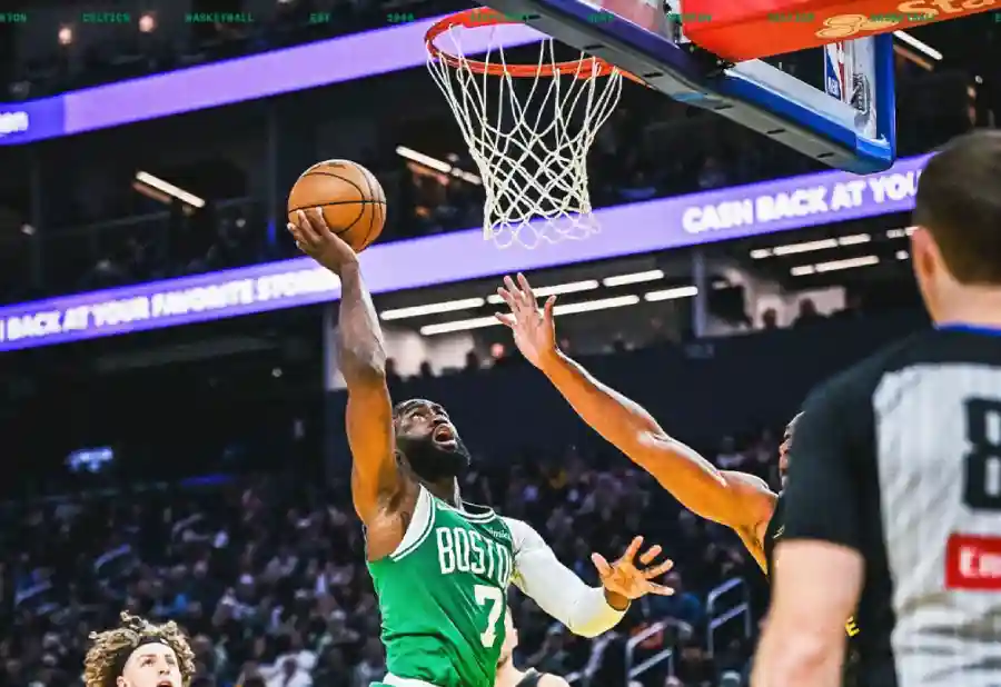 Boston Celtics Bungkam Golden State Warriors 121-110