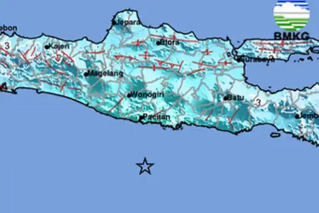 Gempa Pacitan magnitudo 6,4 mengguncang Jumat dini hari. BMKG memastikan tidak berpotensi tsunami dan mencatat dua gempa susulan.