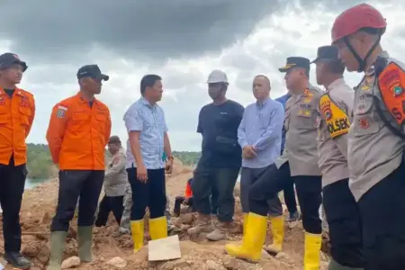 Tim SAR gabungan terus mengintensifkan pencarian satu korban laka tambang di Pemali, Bangka, dengan dukungan alat berat dan lintas instansi.