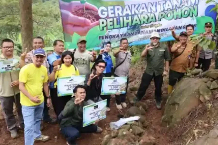 Pemkab Pasuruan bersama lintas sektor tanam 4.000 pohon di Sempu, Purwodadi, untuk pulihkan 26 hektare lahan kritis dan cegah tanah gerak.