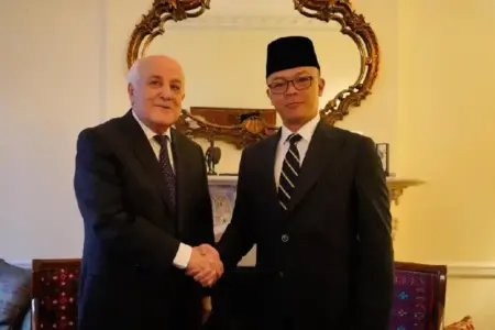 Menlu Sugiono Bertemu Wakil Palestina di New York, Tegaskan Dukungan Indonesia untuk Solusi Dua Negara Menlu Sugiono bertemu Wakil Palestina Riyad Mansour di New York, tegaskan dukungan Indonesia untuk Solusi Dua Negara dan perdamaian Gaza.