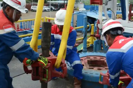 Pertamina Drilling Raih Penghargaan HSSE 2025, Tegaskan Komitmen Keselamatan Operasi Berisiko Tinggi Pertamina Drilling meraih Penghargaan HSSE Mitra Kerja 2025 dari PHI Regional 3 atas kinerja keselamatan pada operasional berisiko tinggi.