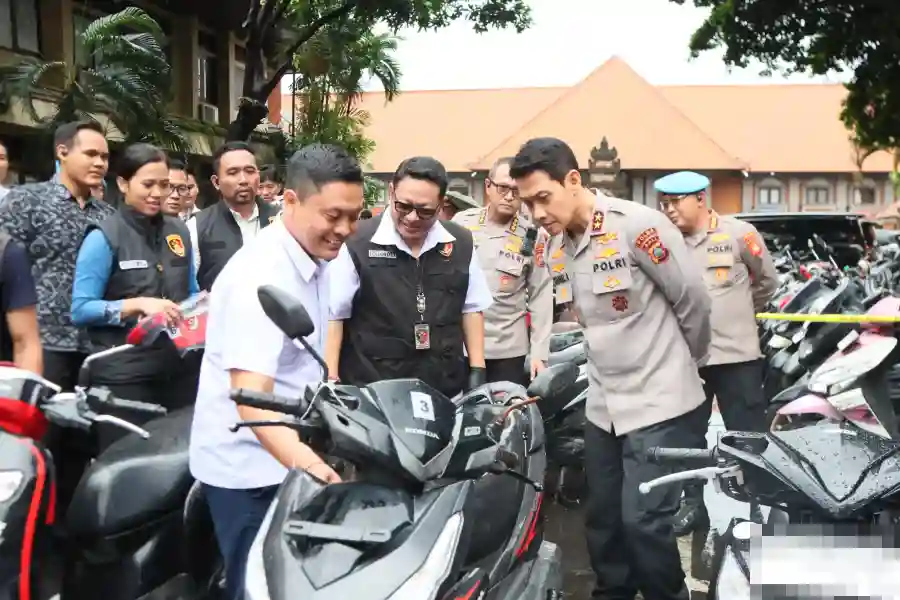 Operasi Sikat Agung 2026, Polda Bali Tangkap 181 Tersangka dan Kembalikan Puluhan Motor Curian Operasi Sikat Agung 2026 Polda Bali ungkap 181 tersangka curat, curas, curanmor dan kembalikan puluhan motor curian ke pemilik.