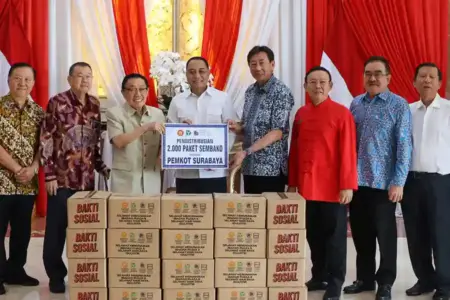Pemkot Surabaya terima 2.000 paket sembako dari Yayasan Bhakti Persatuan untuk warga prasejahtera jelang Ramadan 1447 H.