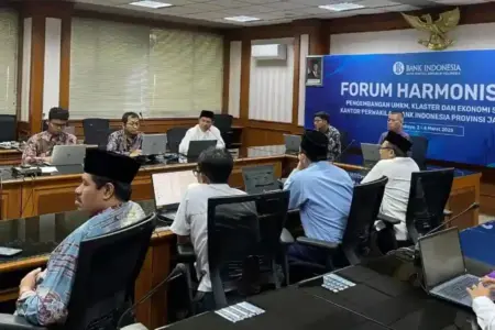 OPOP Jatim tegaskan komitmen ekonomi syariah dalam Rakor Forhar BI Jatim. Lebih 1.600 pesantren telah diberdayakan sejak 2019.