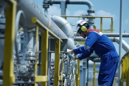 Produksi Minyak PEP Limau Field Naik Jadi 5.102 BOPD, Perkuat Pasokan Energi Nasional Produksi minyak PEP Limau Field naik menjadi 5.102 BOPD pada Februari 2026, memperkuat produksi migas nasional dan ketahanan energi Indonesia.