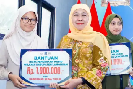 Gubernur Khofifah meresmikan revitalisasi 51 SMA, SMK, dan SLB di Lamongan dan Gresik senilai Rp69,7 miliar untuk meningkatkan kualitas pendidikan Jawa Timur.