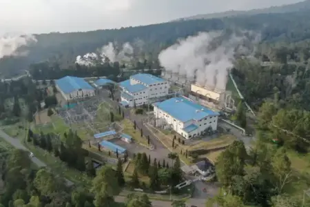 Kapasitas PLTP Kamojang Bertambah 23,8 MW, Proyek Pemipaan PGE Perkuat Listrik Panas Bumi Jawa Barat PGE Kamojang menuntaskan proyek pemipaan sumur baru yang menambah kapasitas PLTP Kamojang 23,8 MW dan memperkuat pasokan listrik panas bumi di Jawa Barat.