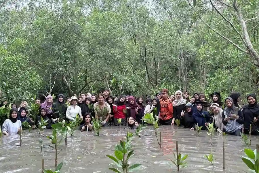 Telkom Dorong Konservasi Bekantan dan Mangrove di Tarakan Lewat Bumi Berseru Fest Telkom bersama komunitas dorong konservasi bekantan dan mangrove di Tarakan melalui Bumi Berseru Fest berbasis kolaborasi generasi muda.