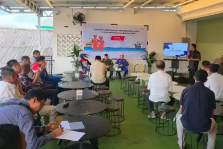 PHKT Gelar Kampanye Keselamatan Hulu Migas 2026 di Bontang, Libatkan Nelayan hingga Aparat Keamanan PHKT menggelar Kampanye Keselamatan Hulu Migas 2026 di Bontang untuk meningkatkan keamanan fasilitas energi dan kesadaran masyarakat pesisir.