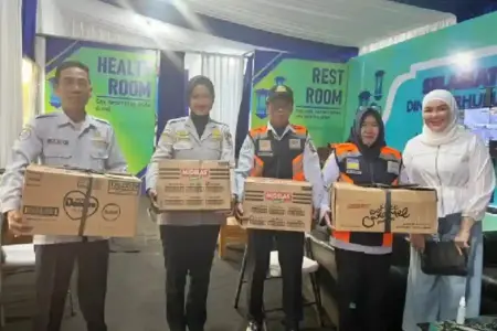 Pemkab Bojonegoro Siapkan Rest Area Gratis untuk Pemudik Lebaran 2026, Lengkap dengan Layanan Kesehatan Pemkab Bojonegoro sediakan rest area gratis bagi pemudik Lebaran 2026 dengan fasilitas lengkap demi perjalanan aman dan nyaman.