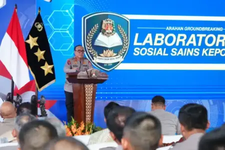 Polri Resmikan Laboratorium Sosial Sains di Akpol, Perkuat Transformasi SDM Menuju Polisi Modern Polri meresmikan Laboratorium Sosial Sains di Akpol Semarang untuk memperkuat SDM dan mendorong transformasi kepolisian berbasis riset.