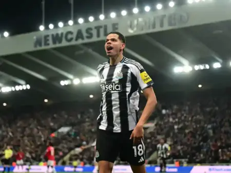 Gol Osula Jadi Penentu, Newcastle Bungkam Manchester United dengan 10 Pemain