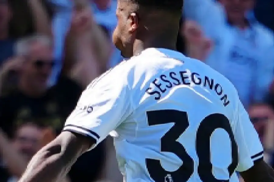 Gol Ryan Sessegnon Bawa Fulham Tekuk Aston Villa 1-0, Peluang ke Eropa Kian Terbuka Fulham menang 1-0 atas Aston Villa lewat gol Ryan Sessegnon di Craven Cottage. Hasil ini menjaga peluang The Cottagers finis zona Eropa.