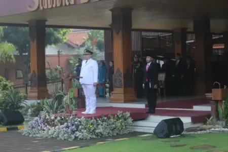 Upacara Hari Otonomi Daerah ke-30 di Mojokerto, Wawali Soroti Pentingnya Sinergi Pusat dan Daerah Wawali Mojokerto tekankan sinergi pusat-daerah dalam Upacara Hari Otonomi Daerah ke-30 sebagai kunci pemerataan pembangunan nasional.