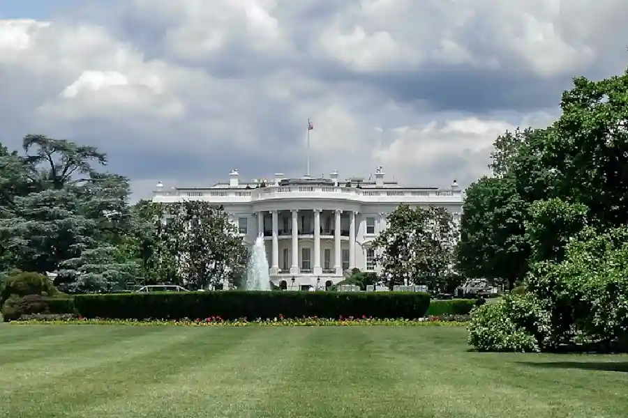 Gedung Putih Amerika (foto: Ray Harrington/unsplash)