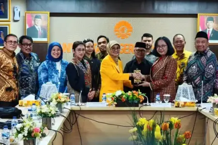 Evaluasi SPMB dan UKT Menguat, DPR dan Kemdiktisaintek Serap Aspirasi Kampus di Makassar DPR RI dan Kemdiktisaintek serap aspirasi soal SPMB dan UKT di Makassar, dorong sistem seleksi transparan dan biaya kuliah lebih terjangkau.