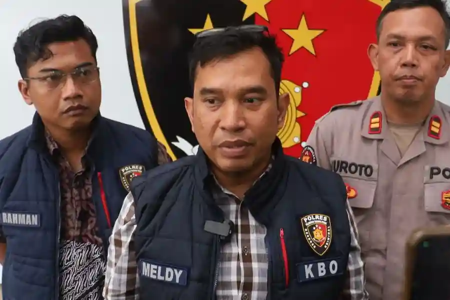 Polisi Bongkar Penipuan PO Sembako Murah di Surabaya, Kerugian Capai Rp400 Juta KBO Satreskrim Polres Pelabuhan Tanjung Perak, Ipda Meldy