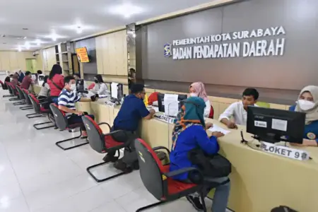 Kado HUT ke-733, Pemkot Surabaya Hapus Denda PBB-P2 Sejak 1994 hingga 2025 Pemkot Surabaya hapus denda PBB-P2 1994–2025 hingga 30 April 2026. Warga cukup bayar pokok pajak tanpa sanksi.