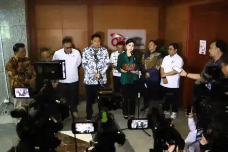 OJK Perkuat Kebijakan SLIK untuk Dukung Program 3 Juta Rumah, Akses Pembiayaan Dipermudah OJK perkuat kebijakan SLIK untuk percepatan program 3 juta rumah, termasuk pembaruan data kredit dan dukungan pembiayaan perumahan.
