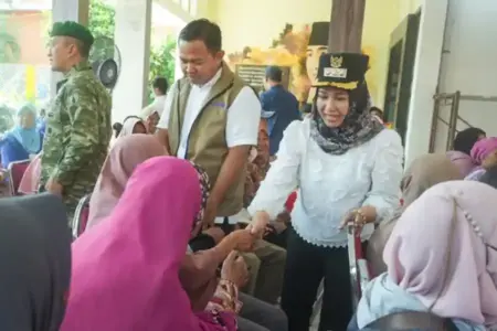 Pemkot Mojokerto tuntaskan bantuan pangan untuk 14.507 KK, bantu jaga daya beli warga dan stabilkan harga pasca Lebaran.
