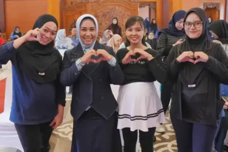 Pemkot Mojokerto Gencarkan Kampanye Ibu Hamil Sehat untuk Cegah Stunting dan Wujudkan Indonesia Emas 2045 Pemkot Mojokerto menggelar kampanye ibu hamil sehat guna mencegah stunting dan menyiapkan generasi unggul menuju Indonesia Emas 2045.