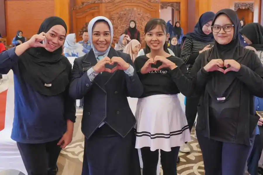 Pemkot Mojokerto Gencarkan Kampanye Ibu Hamil Sehat untuk Cegah Stunting dan Wujudkan Indonesia Emas 2045 Pemkot Mojokerto menggelar kampanye ibu hamil sehat guna mencegah stunting dan menyiapkan generasi unggul menuju Indonesia Emas 2045.