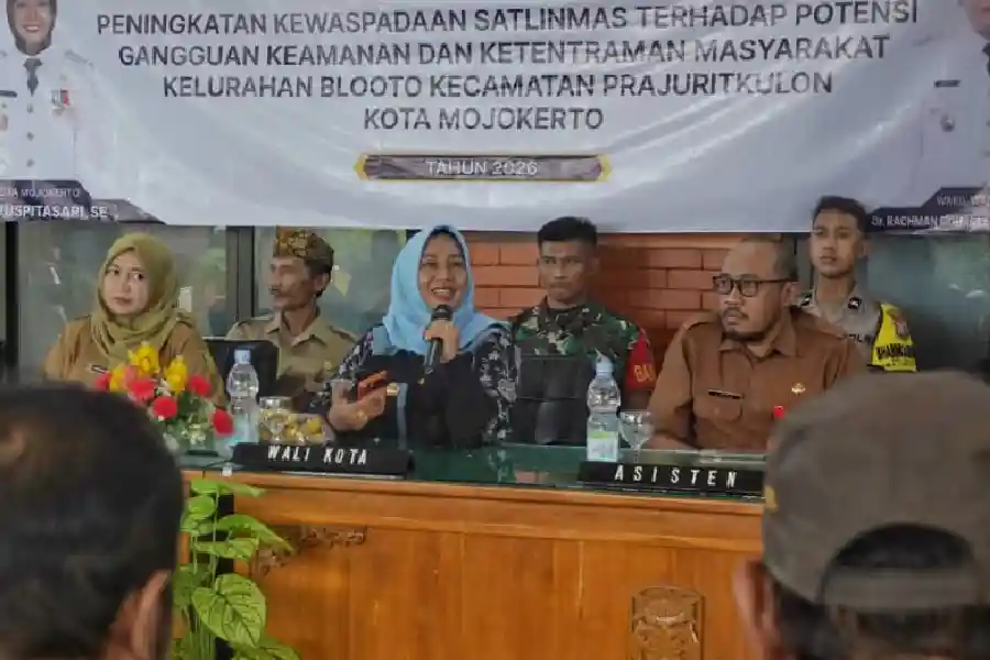 Wali Kota Mojokerto Minta Satlinmas Tingkatkan Kewaspadaan Hadapi Potensi Gangguan Kamtibmas Wali Kota Mojokerto Ika Puspitasari meminta Satlinmas meningkatkan kewaspadaan terhadap potensi gangguan kamtibmas dan provokasi.