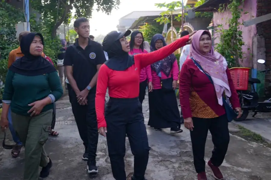 Wali Kota Mojokerto Dorong Kampung Bersinar di Balongsari, Perkuat Lingkungan Bersih dan Bebas Narkoba Wali Kota Mojokerto Ika Puspitasari mengajak warga Balongsari membangun lingkungan bersih, produktif, dan bebas narkoba melalui Program Kampung Bersinar.