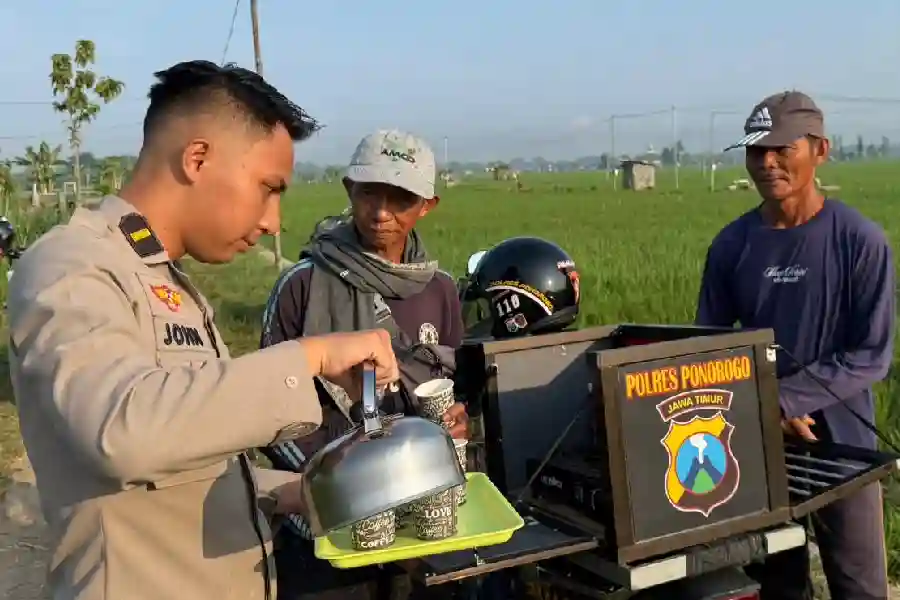 Wedangan Keliling Polres Ponorogo Jadi Cara Humanis Edukasi Kamtibmas dan Sosialisasi Call Center 110 Polres Ponorogo hadir lewat Wedangan Keliling untuk edukasi kamtibmas dan sosialisasi Call Center 110 dengan pendekatan humanis.
