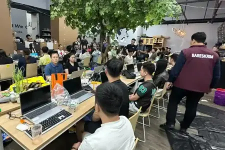 Sebanyak 321 WNA terduga pelaku judi online jaringan internasional dipindahkan ke sejumlah kantor imigrasi untuk pemeriksaan lanjutan.