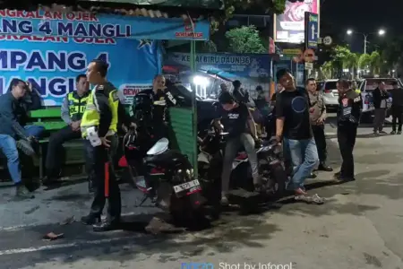Polres Jember Kawal Latihan Bersama 415 Pesilat PSHT, Lalu Lintas Tetap Lancar dan Kondusif Polres Jember mengamankan latihan bersama 415 pesilat PSHT dari empat ranting. Pengamanan ketat membuat kegiatan berlangsung aman dan tertib.