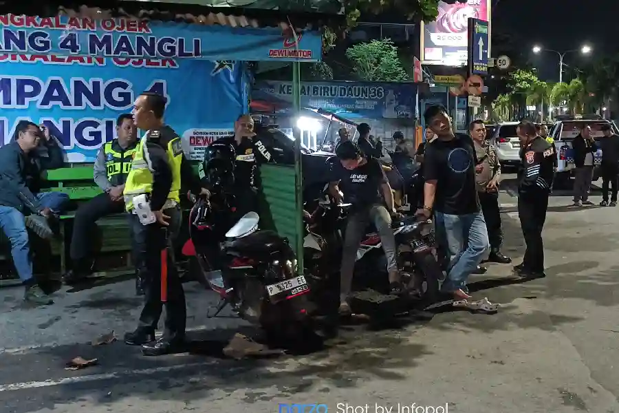 Polres Jember mengamankan latihan bersama 415 pesilat PSHT dari empat ranting. Pengamanan ketat membuat kegiatan berlangsung aman dan tertib.