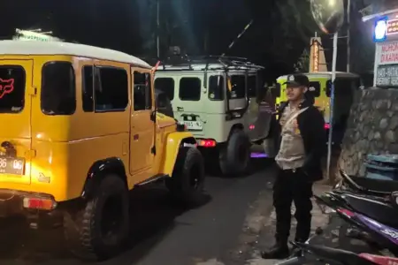 Long Weekend, Polres Probolinggo Perketat Pengamanan Wisata Bromo Polres Probolinggo menyiagakan personel di kawasan Bromo selama long weekend untuk antisipasi lonjakan wisatawan dan kemacetan.