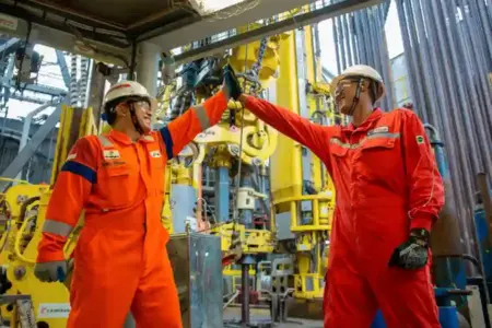Pertamina Hulu Indonesia melampaui target produksi migas Triwulan I 2026 dengan capaian 60,44 ribu bopd dan 619 mmscfd gas.