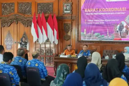 Pemkot Mojokerto Perkuat Sinergi Percepatan Penurunan Stunting demi Mewujudkan SDM Unggul Pemkot Mojokerto memperkuat sinergi penanganan stunting dan kependudukan untuk menyiapkan SDM unggul serta memanfaatkan bonus demografi.