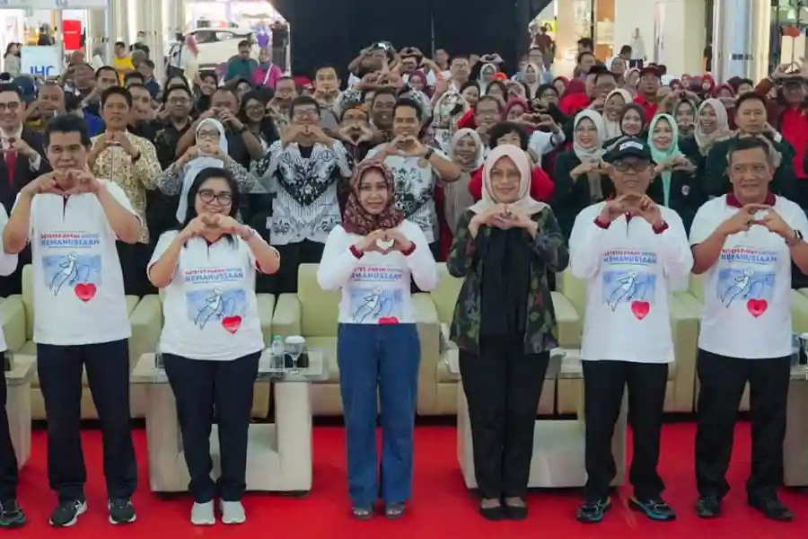 Hari Donor Darah Sedunia 2026, Ning Ita Ajak Warga Jadikan Donor Darah Gerakan Kemanusiaan Berkelanjutan Peringatan Hari Donor Darah Sedunia 2026 di Mojokerto diwarnai aksi donor darah dan penghargaan bagi pendonor serta mitra kemanusiaan.
