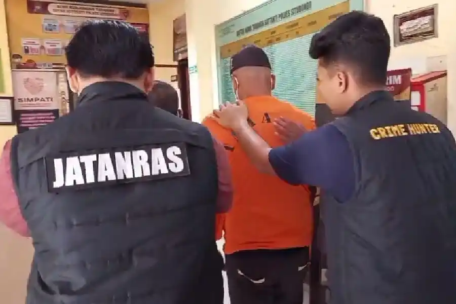 Tim URC Polres Situbondo menangkap dua DPO kasus curat dan pencabulan anak di Bali. Keduanya kini menjalani proses hukum lebih lanjut.