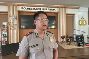 Dua Pelaku Curanmor Kurir Online di Surabaya Ditangkap, Beraksi di Depan Lenmarc Mall Kasi Humas Polrestabes Surabaya AKP Iswanto